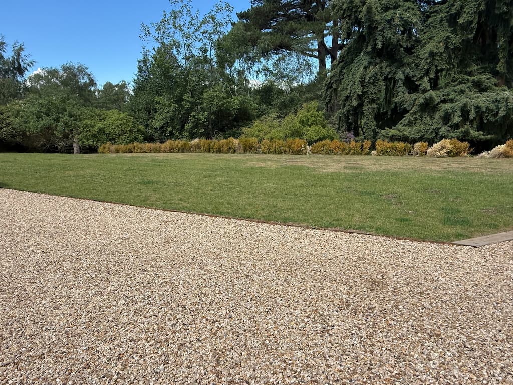 Steel edging with gravel 6 Corten steel garden edging with gravel